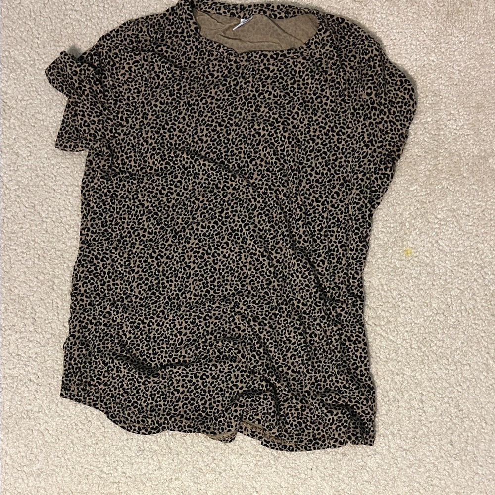 Old Navy Black and Tan Leopard Print Short Sleeve Top
